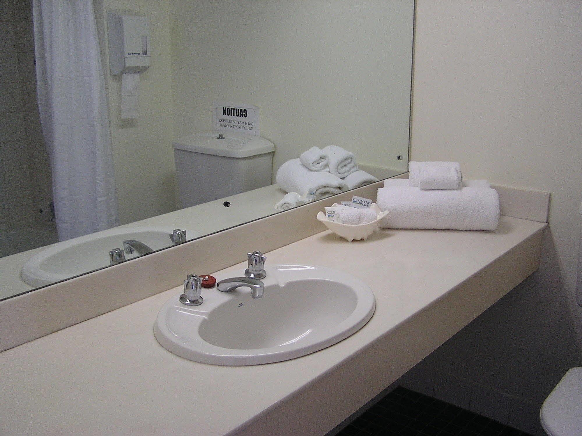 Econo Lodge Dockside Glenelg Adelaide Exteriör bild